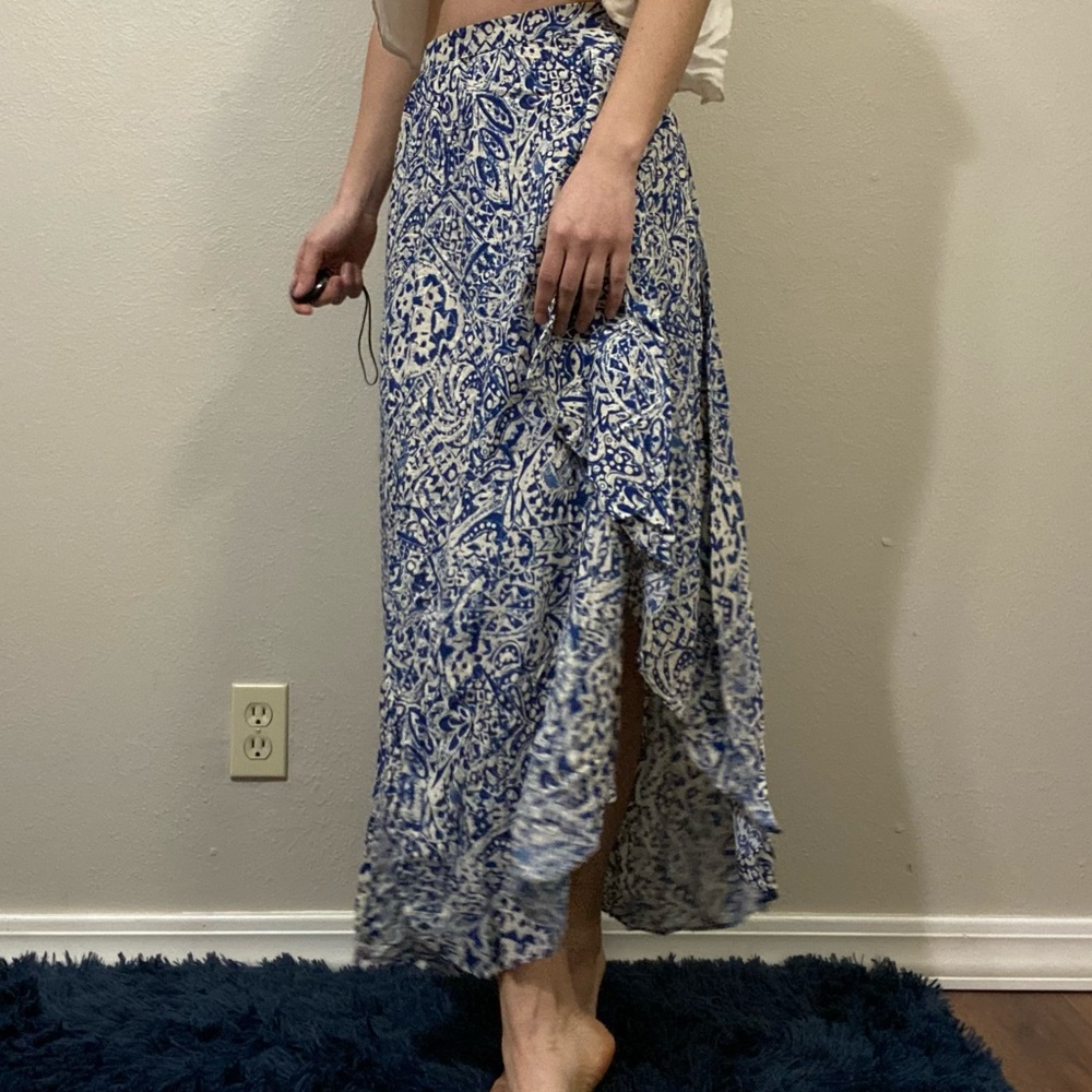 Maxi skirt skirt side slit asymmetrical